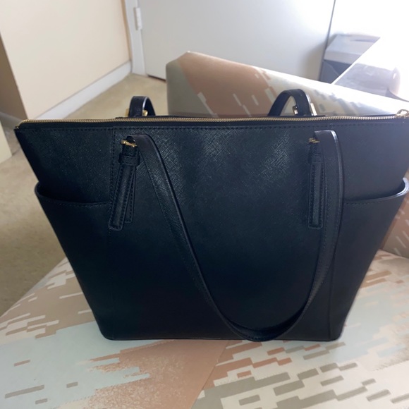 MICHEAL KORS PURSE - Picture 4 of 4